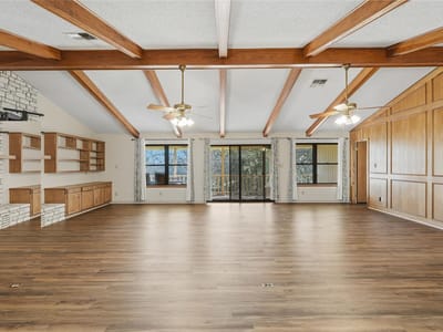 Primary bedroom at 132 W Outer DR - 3 bed 3 bath home