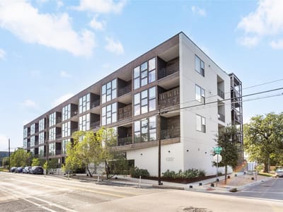 Property photo 2 at 1322 E 12th ST Unit #202 - 2 bed 2 bath home
