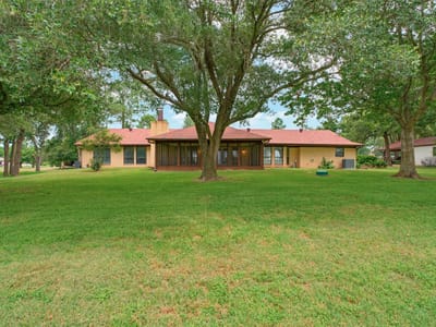 Living area at 133 Champions DR - 4 bed 3 bath home