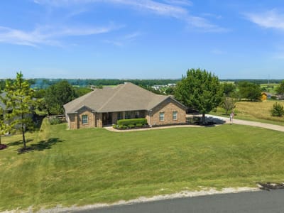 Property photo 3 at 133 Sentry PT - 3 bed 2 bath home