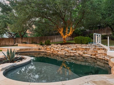 Living area at 13300 Country Lake Dr - 4 bed 3 bath home