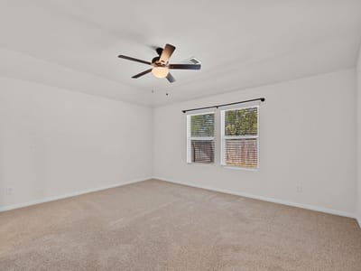 Property photo 5 at 1331 Camden LN - 4 bed 2 bath home