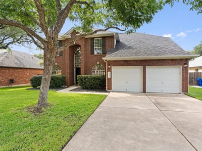 Living area at 1333 Nightingale DR - 4 bed 2 bath home