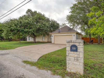 Property photo 2 at 1335 Lovers LN - 6 bed 3 bath home