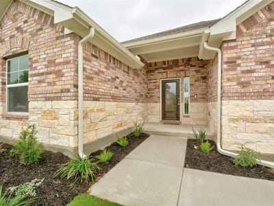 Bathroom at 134 Edgewater TRL - 3 bed 2 bath home