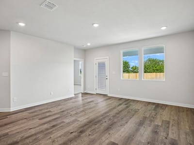 Property photo 5 at 13404 Final Turn DR - 4 bed 2 bath home