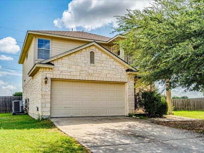 Living area at 13408 Dwight Eisenhower CT - 3 bed 2 bath home