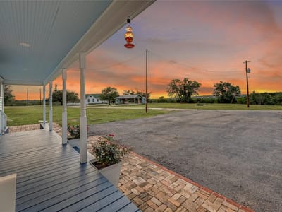 Property photo 3 at 13471 Cedar Valley RD - 6 bed 4 bath home
