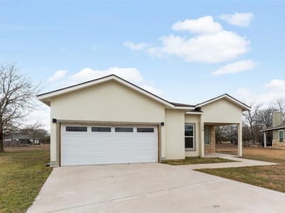 Living area at 135 Koele Ct - 4 bed 2 bath home
