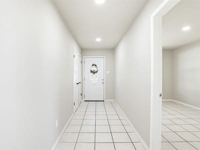 Primary bedroom at 1350 Mary Preiss DR - 4 bed 2 bath home