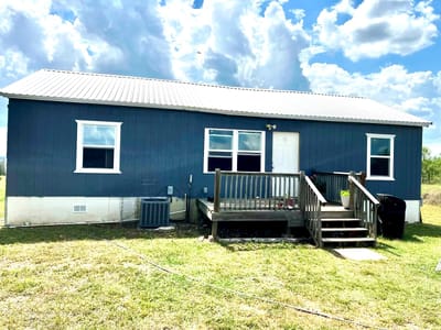Primary bedroom at 136 Fm 2239 RD - 3 bed 1 bath home