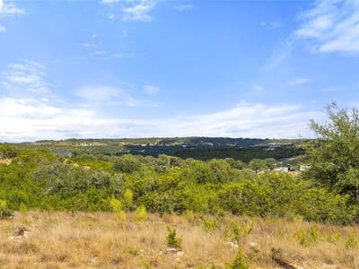 Photo 5 of 37 at 136 Legacy Hills DR - Johnson City, Johnson City, TX