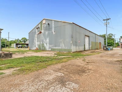 Living area at 136 S Caldwell-D St - OT Giddings, Giddings, TX