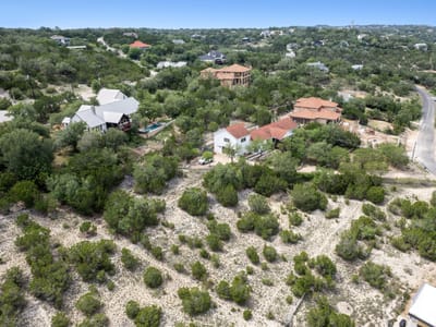 Living area at 13607 Hunters PASS - Apache Shores Sec 06, Austin, TX