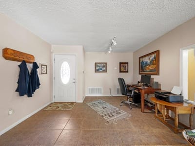 Property photo 2 at 1369 Lakeview DR - 2 bed 2 bath home