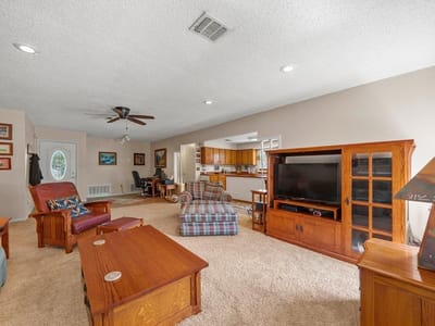 Property photo 4 at 1369 Lakeview DR - 2 bed 2 bath home