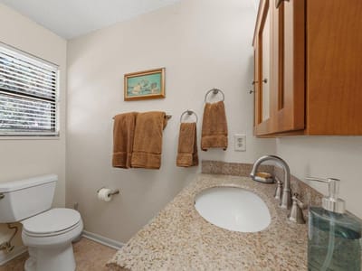 Property photo 5 at 1369 Lakeview DR - 2 bed 2 bath home