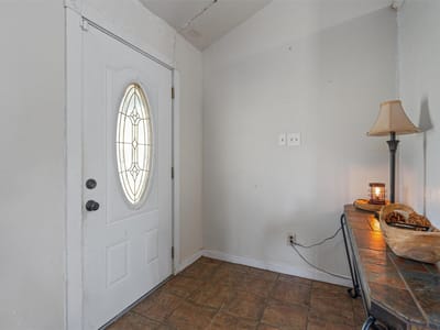 Living area at 137 Scarlet Oaks Dr - 3 bed 2 bath home