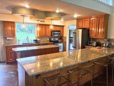 Primary bedroom at 137 Wamel WAY - 5 bed 3 bath home