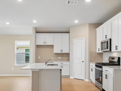 Property photo 4 at 13709 Carper DR - 4 bed 3 bath home