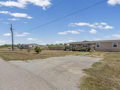 Property photo 2 at 138 Double C DR - 4 bed 2 bath home