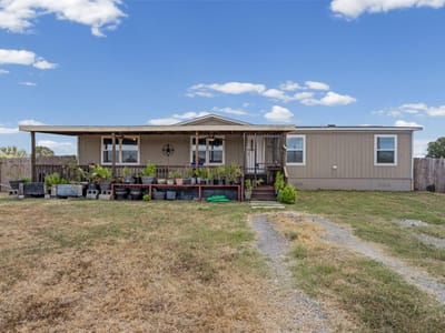 Property photo 3 at 138 Double C DR - 4 bed 2 bath home