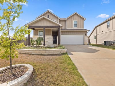 Living area at 138 Fern Dr - 4 bed 3 bath home