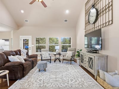 Photo 5 of 40 at 138 Wood Hollow CT - 4 bed 3 bath home