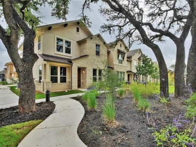 Living area at 13800 Lyndhurst ST Unit #304 - 3 bed 2 bath home