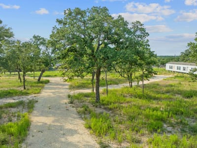 Living area at 1385 Pettytown RD - Pettytown Rd, Dale, TX