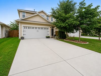 Living area at 139 Corvid Dr - 3 bed 2 bath home