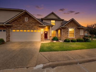 Photo 2 of 30 at 13933 Ashton Woods CIR Unit #71 - 3 bed 3 bath home