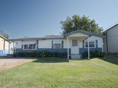 Photo 3 of 29 at 14 W Post Oak Ave - 3 bed 1 bath home