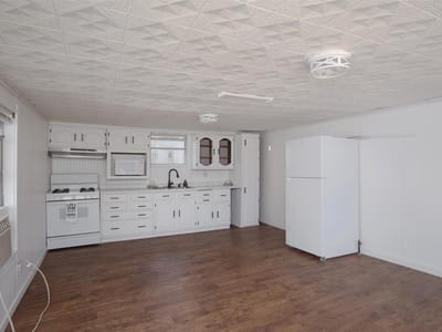 Photo 5 of 29 at 14 W Post Oak Ave - 3 bed 1 bath home