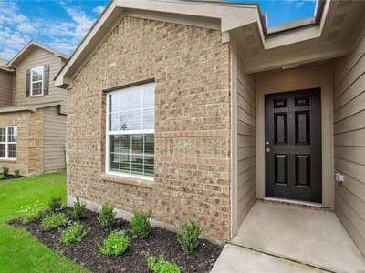 Living area at 140 Allington Cir - 3 bed 2 bath home