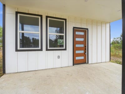 Property photo 4 at 140 Lobo LN - 2 bed 2 bath home
