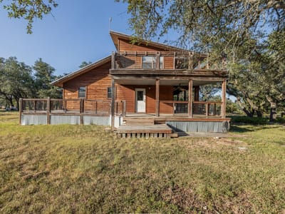 Property photo 4 at 140 Mountain Loop DR - 3 bed 2 bath home