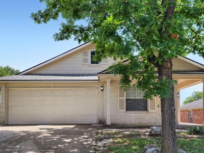 Property photo 2 at 140 Plumbago CV - 3 bed 2 bath home