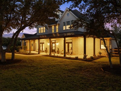 Living area at 140 Vincas Shadow CT - 4 bed 3 bath home
