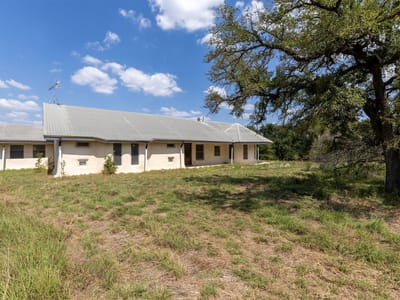 Primary bedroom at 1400 Cobb Creek Rd - 4 bed 2 bath home