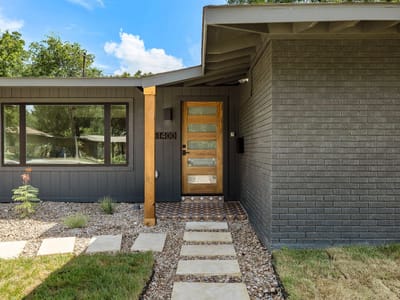 Property photo 3 at 1400 Glencrest DR - 4 bed 2 bath home