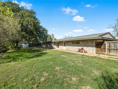 Living area at 1401 Brazos St - 4 bed 2 bath home