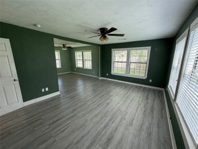 Living area at 1401 E 29th ST - 4 bed 3 bath home