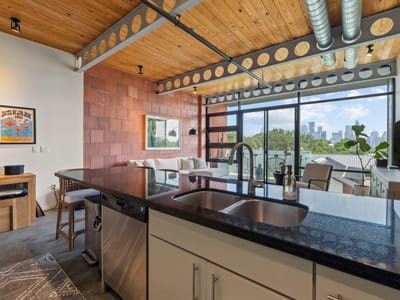Living area at 1401 Eva ST Unit #402 - 1 bed 1 bath home