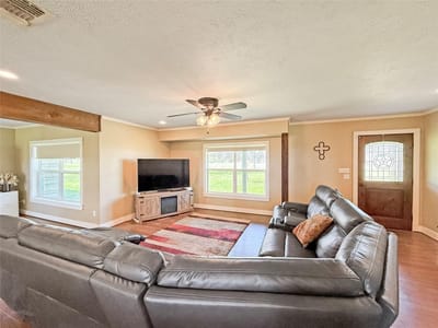 Living area at 1401 Fm 112 - 3 bed 2 bath home