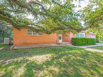 Kitchen at 1401 N East ST - 2 bed 2 bath home
