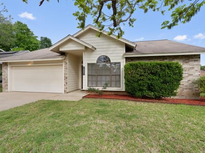 Primary bedroom at 1401 Plum Creek Rd - 3 bed 2 bath home