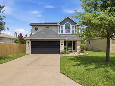 Living area at 14015 Conner Downs DR - 3 bed 2 bath home