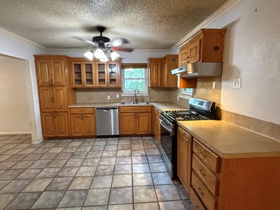 Property photo 4 at 1402 Garden ST - 3 bed 2 bath home