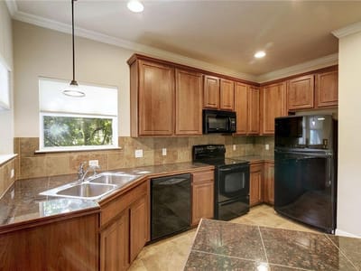 Property photo 4 at 1402 Parker Ln Unit #9-1 - 2 bed 2 bath home